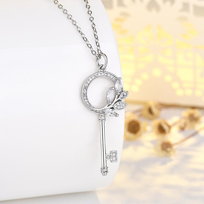 Vines Key Necklace Women's Flowers Leaves Pendant