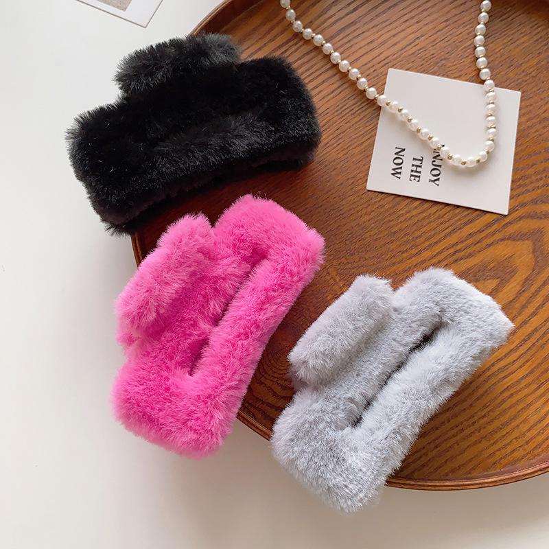 New Solid Hair Clips For Women Girls Soft Plush Hair Claws Large Size Korean Headwear Hairpins Crab Barrette Hair Accessories Gift