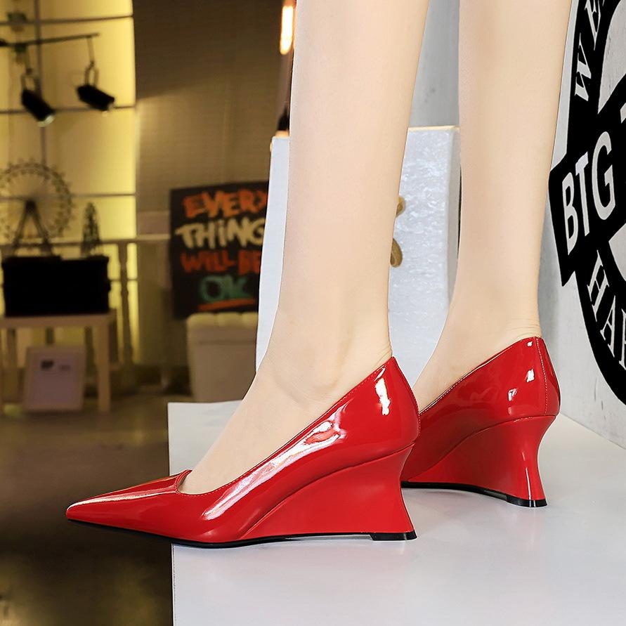 2905-1 shoes (this style is sold out and will not be replenished)