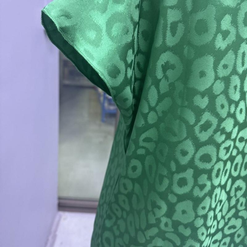 Letní nové kulaté výstřih s leopardím potiskem sexy dámské košile elegantní saténové volné ležérní halenky s krátkým rukávem dámské štíhlé elegantní svetr dámská košile 26565