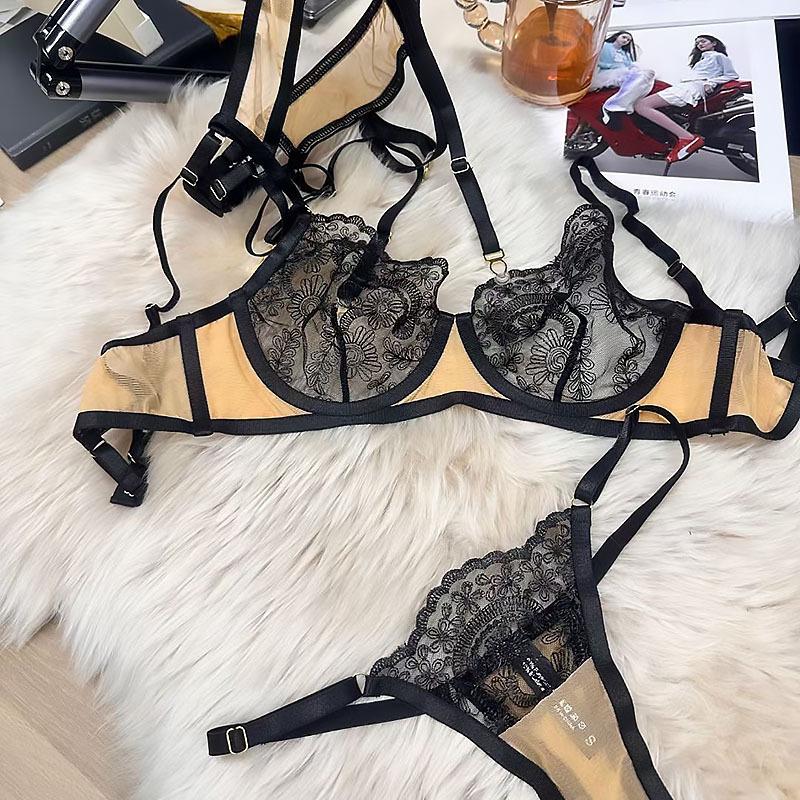 Sex set Sexy fun French ultra-thin embroidered lace small garter three-piece set