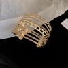 European & American Pleated Metal Bangle: Elegant Cold-Style Bracelet with High-End Luxury Design