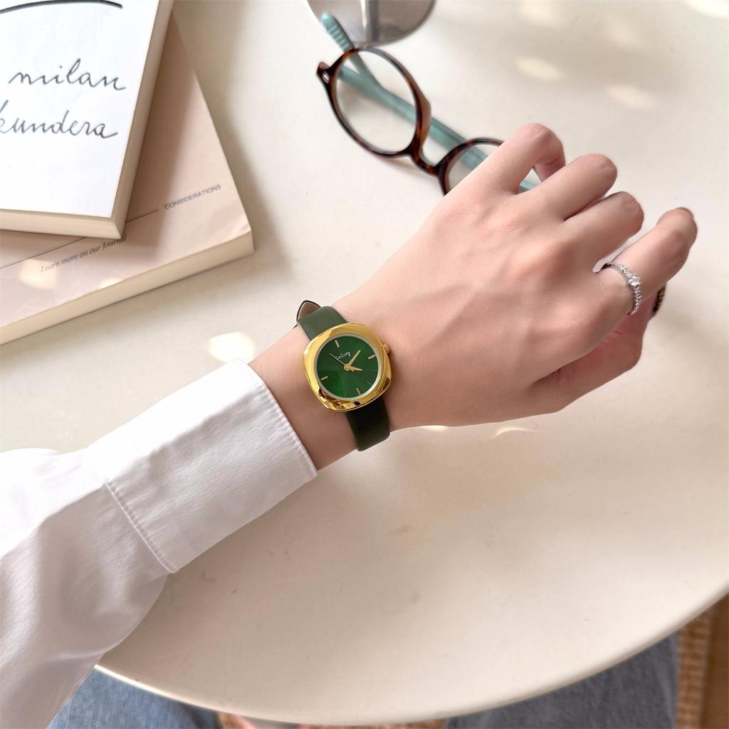 Ceas de mână casual cu cuarț pentru femei Ceas simplu auriu Brățară ajustabilă din oțel inoxidabil Ceas de mână Doamne Ceas de lux Cadouri