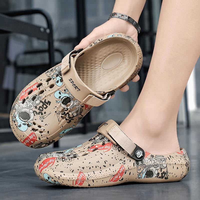 Fashion 2025 Summer Men's Sandals New Home Garden Shoes Comfortable and Lightweight Men Slippers Non-Slip Soft Bottom Flip Flop Sandals