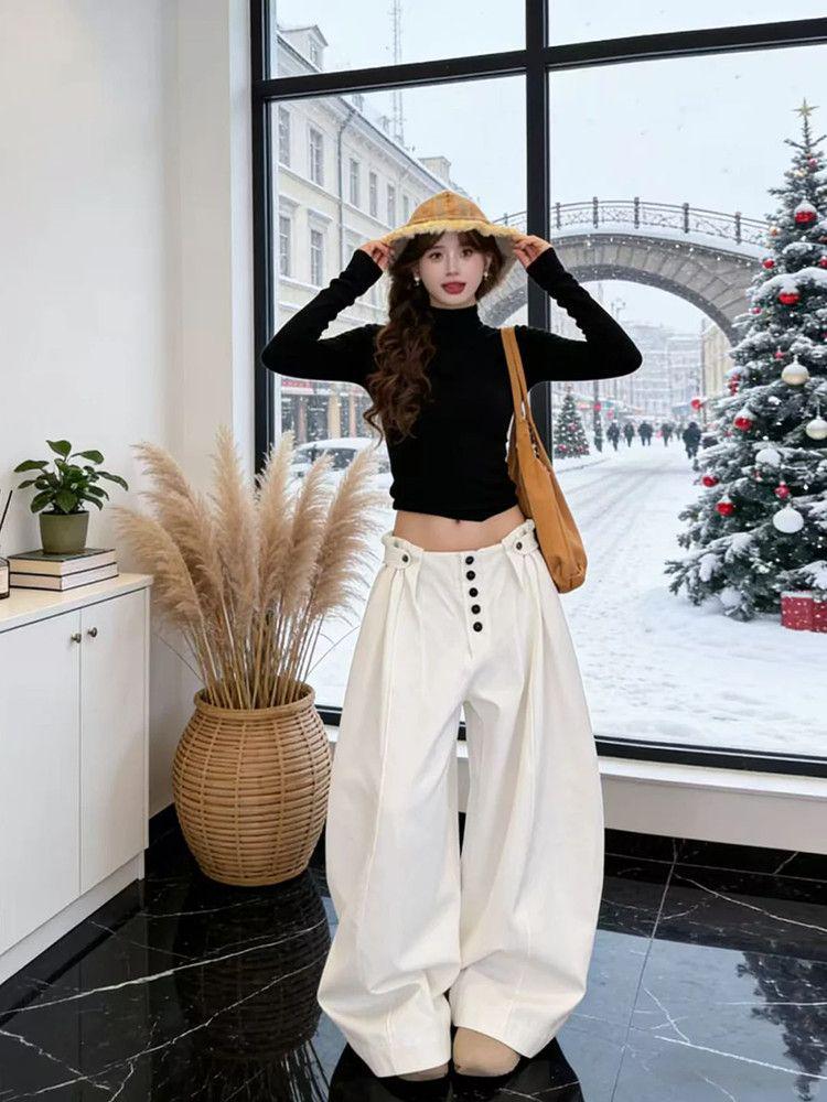 Women's White High-Waisted Curved Wide-Leg Pants, Popular Autumn/Winter Style, Casual Long Fit for Petite Figures.