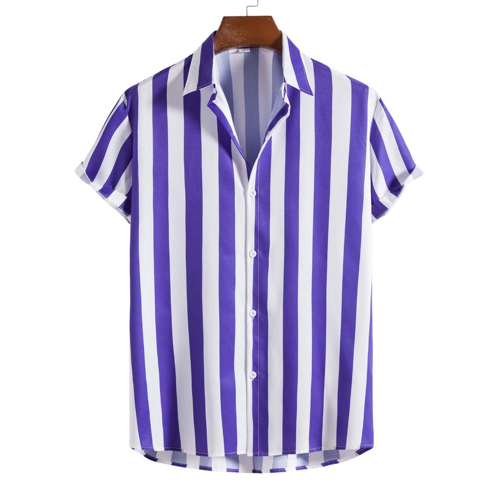 Camicia a righe a maniche corte, elegante e comoda, ottima per l'abbigliamento casual quotidiano.