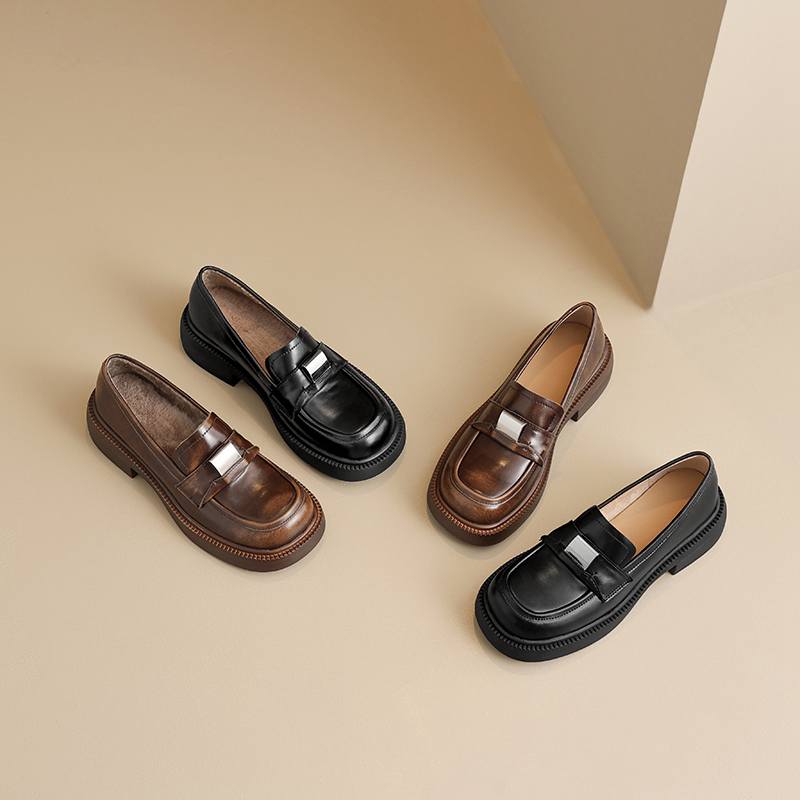 Krazing Pot Piele de vaca Varf rotund Fund gros Pantofi de primavara Brogues Inchideri metalice Platforme Femei Pompi