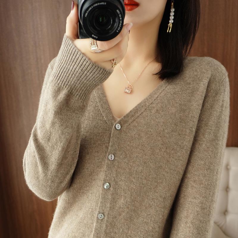 Spring & Autumn Women's V-Neck Knit Cardigan - Long Sleeve Short Sweater Jacket
