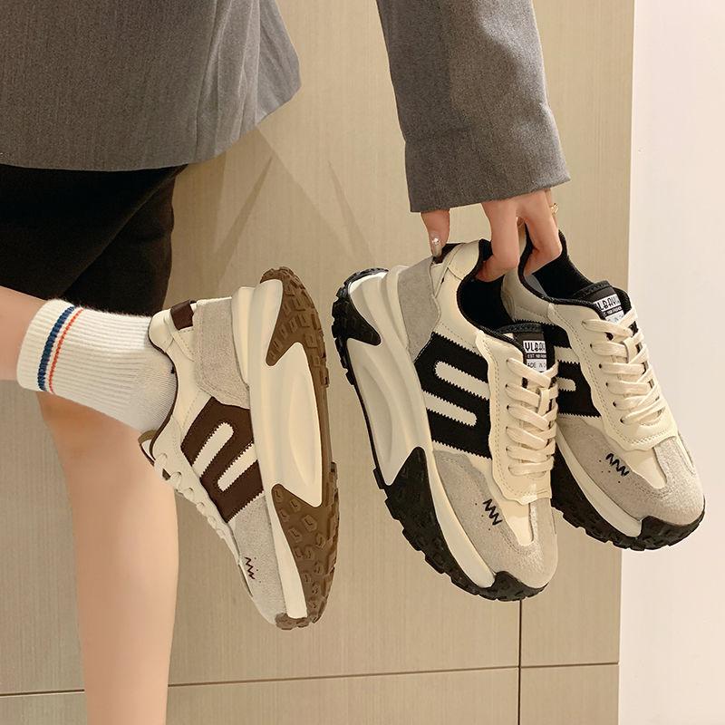 Plateausohlen-gebratene Street-Dad-Schuhe Damen Samt Muffin Innenhöhe erhöht Forrest Gump Schuhe 2025 Herbst und Winter neue lässige Sportschuhe