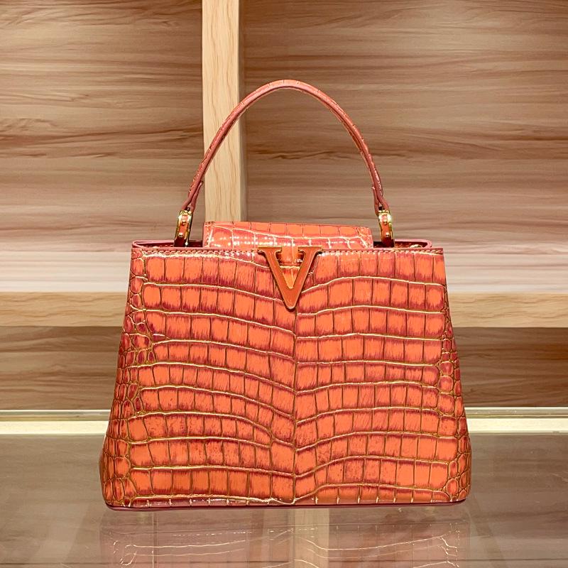 2024 Genuine Leather Crocodile Pattern Tote: Versatile Women's Shoulder & Crossbody Bag