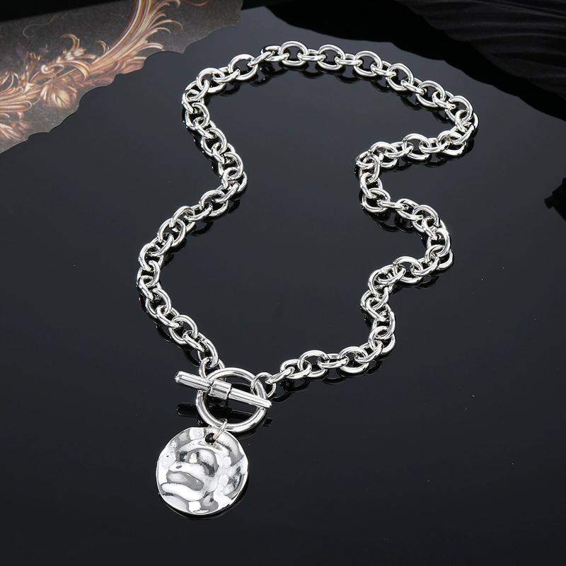 Silver-Color Heart Pendant Necklace for Women Exquisite Punk Ot Clasp Choker Vintage Hiphop Minimalist Versatile Jewelry Gifts