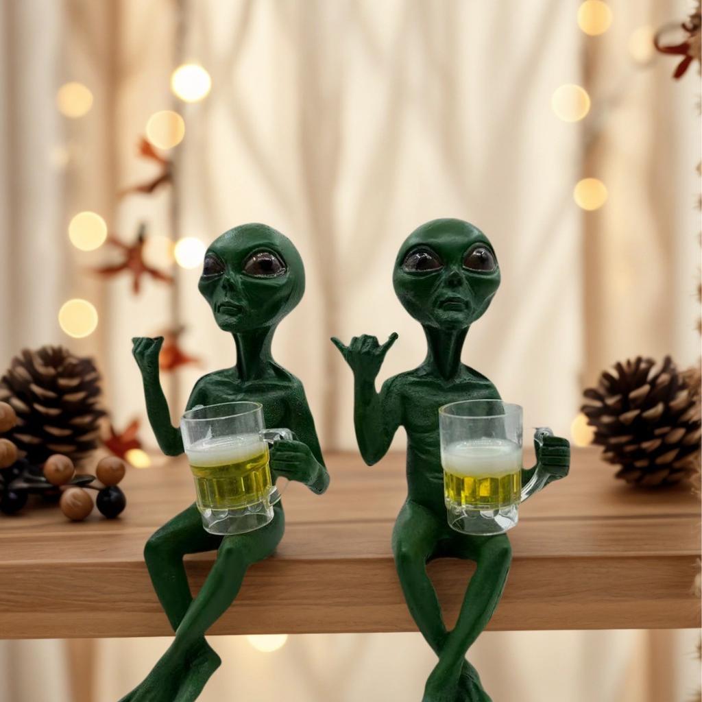 Funny Alien Statue Drinking Beer Alien Sculpture Resin Craft Novelty Desktop Decoration Bookshelf Office Desktop Garden Decor