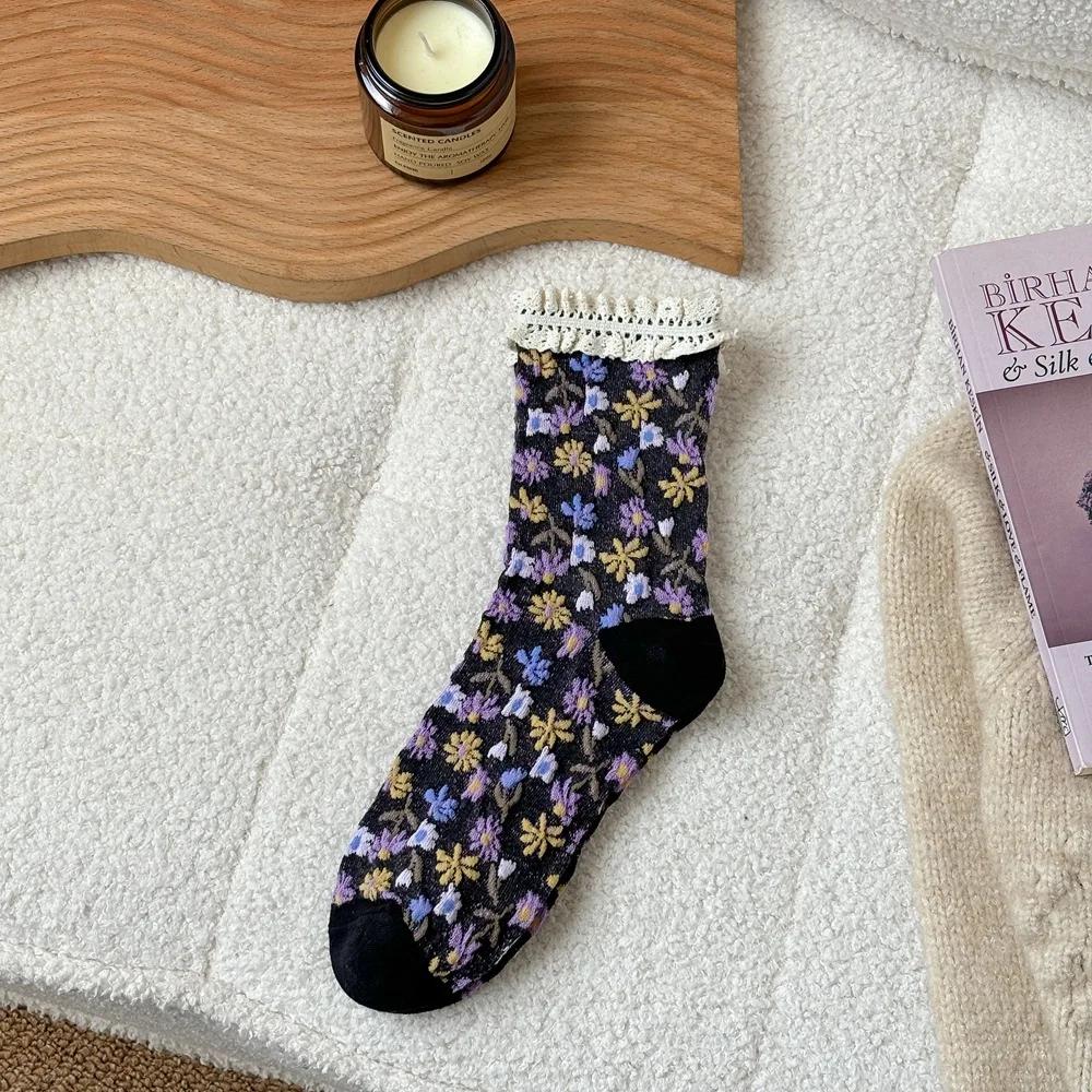 1 Pair Korean Style Women Socks Autumn Winter Long Cute Sweet Floral Fashion Socks Lady Contrast Lace Street Casual Sokken Femme