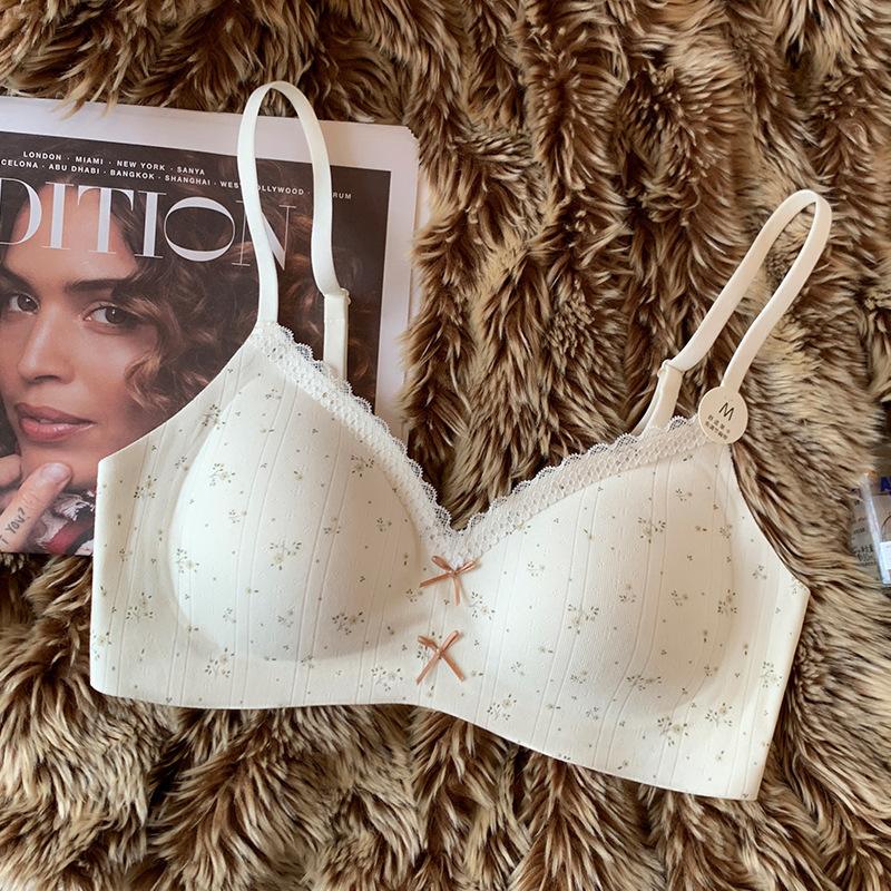 

Quality Sweet Lace Bow Floral Traceless Underwear Comfortable No Steel Rim Light Small Breast Side Bras S-32/70