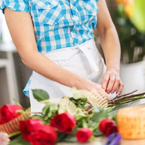 Demi-Tablier avec 3 Poches Tablier de Travail en Polyester Tablier Imperméable à Séchage Rapide Facile d'Entretien Tablier Anti-Poussière pour Chefs Pâtissiers Restaurants Usage Domestique