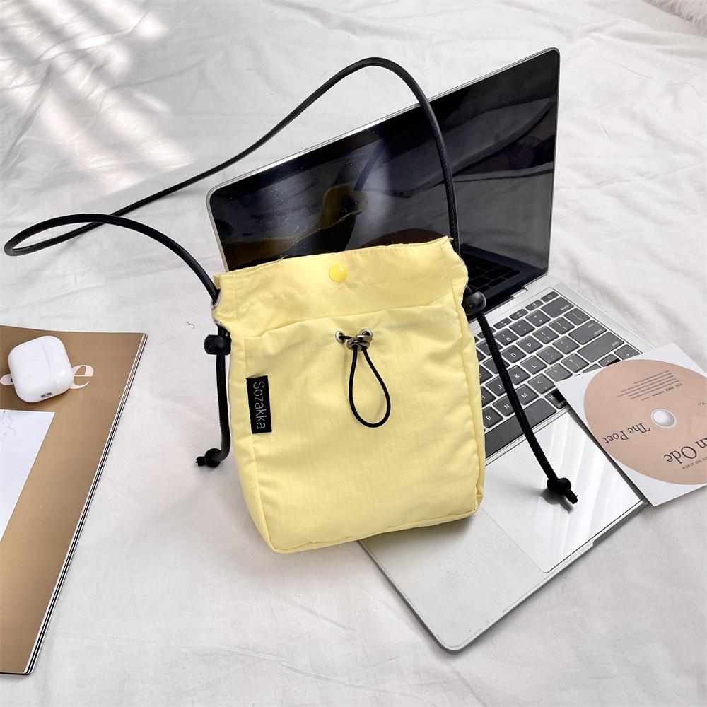 

Niche messenger bag solid color literary one shoulder messenger bag light mobile phone bag sports and leisure bag жёлтый