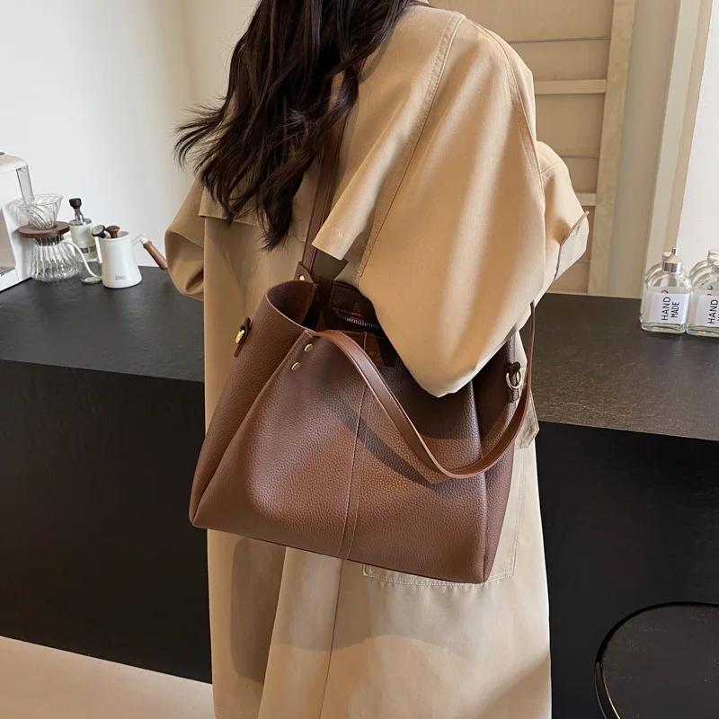 Simple  Fashionable Commuter Tote Bag Women's  Early Autumn New Large-capacity Versatile Shoulder Retro Messenger Bag