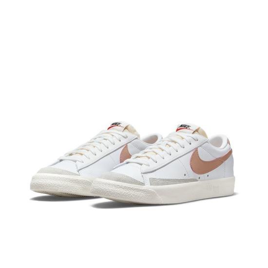 

Nike Women s Blazer Low 77 White Rose Whisper DC4769-109 EU 38 Яскраво-рожевий/білий