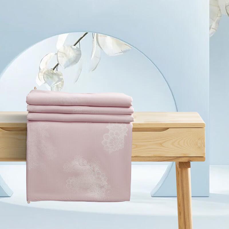 Mercury Home Textiles Ruoying Elegant Silk Quilt