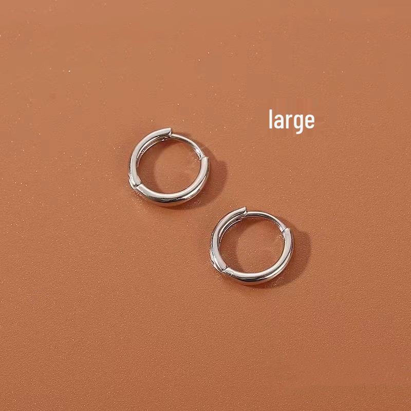 

Женские серьги: Серьги-пусеты для ушей, Высококлассные серьги-клипсы-кольца и Нишевые пирсинги ушей.