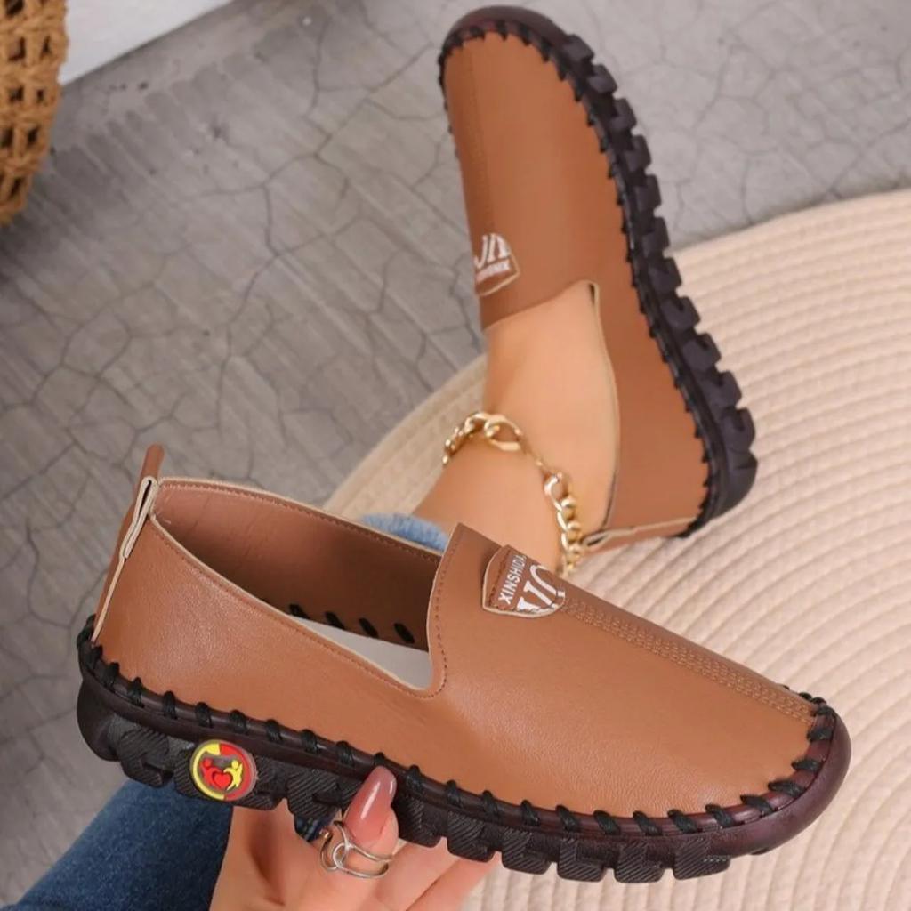 2025 New Flat Shoes Women Fashion Luxury Shoes Women Outdoor Sneakers Zapatos De Mujer Chaussure Homme