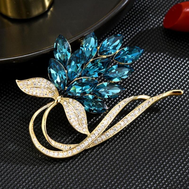 Fashion Sparkling Rhinestone Crystal Flower Brooches for Women Clothing Coat Jewelry Accessries Gifts