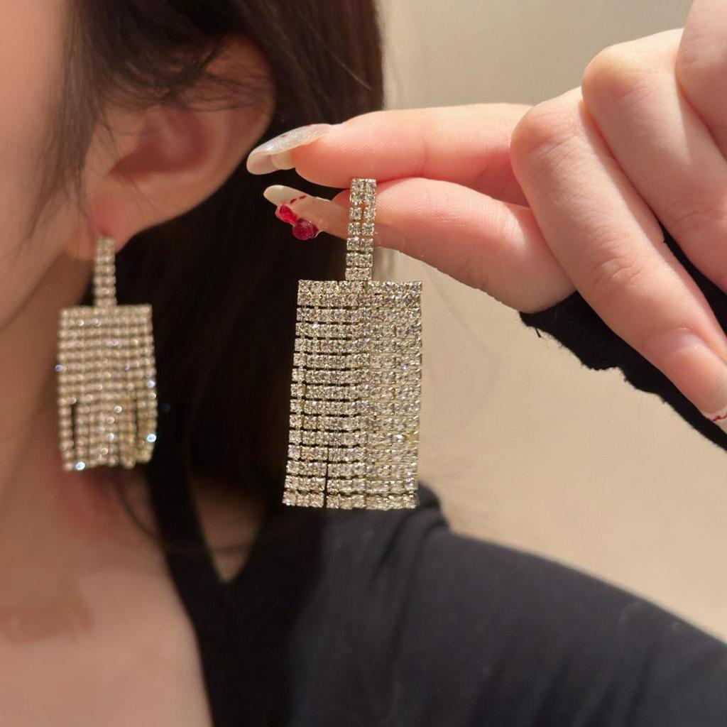 Goldene Strass Quastenohrringe - Super glänzendes Zirkon Design für Frauen