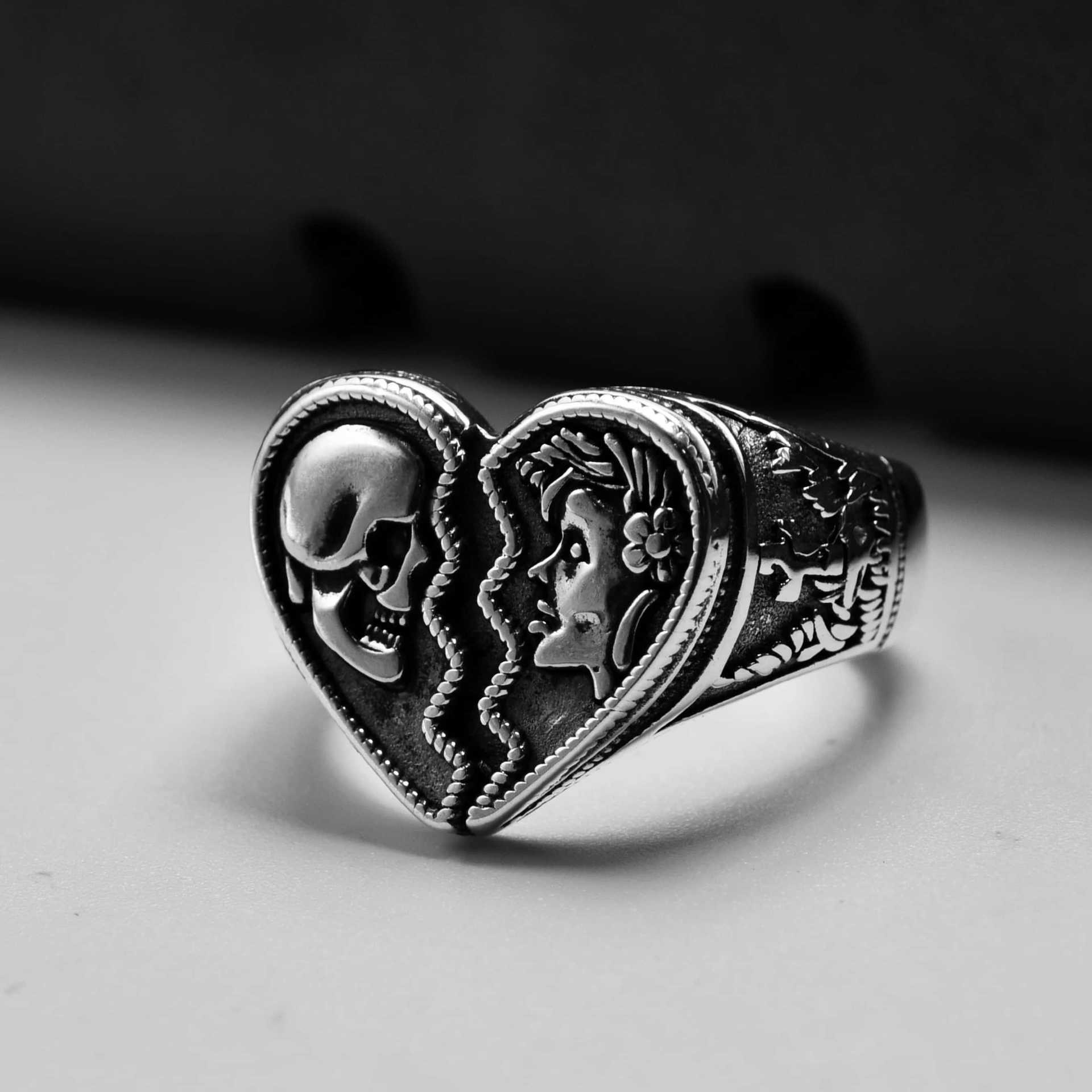 

Hip-hop Rock Retro Double Color Relief Beauty and Skull Heart Shape Couple Opening Rings for Women Men Halloween Trendy Jewelry resizable