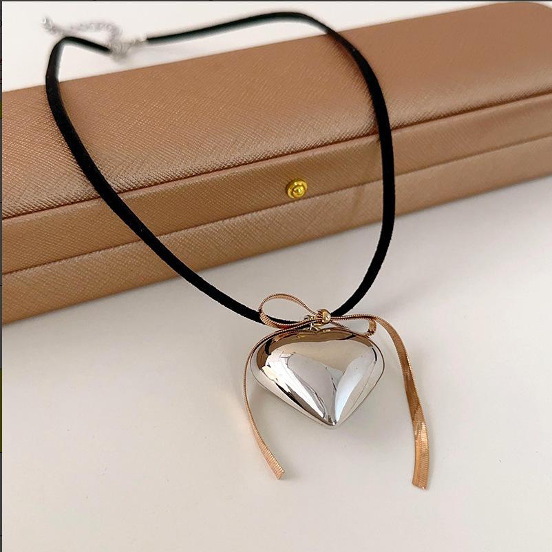 Baroque Water Drop Pearl Fringe Necklace Temperament Collarbone Chain French Retro Necklace Women