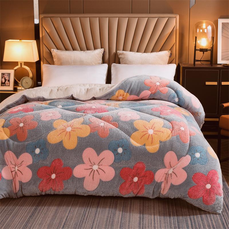Home Textiles Quilt Comforter Soft Warm Floral Velvet Bedding Winters Use Machine Washable Suitable for Bedroom and Guest Room