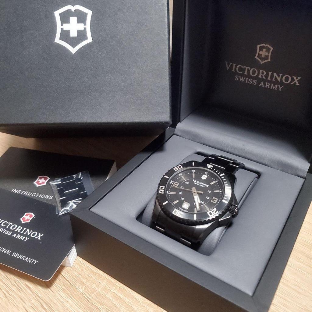 Used VICTORINOX Maverick 241798 Victorinox watch