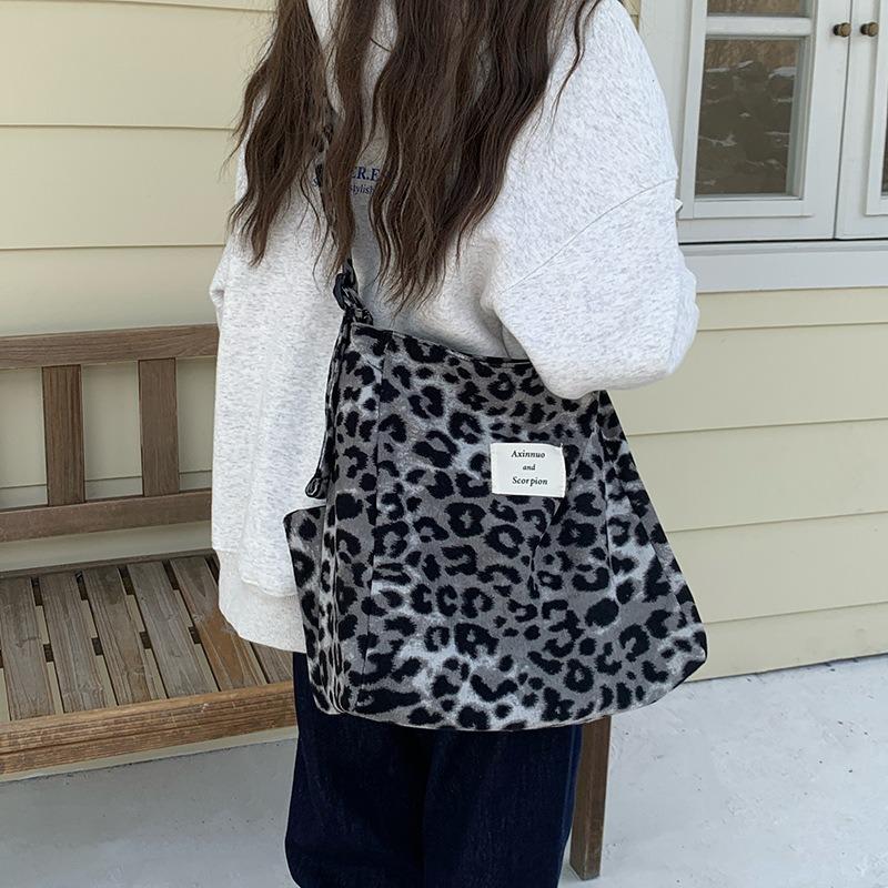 New simple leopard print bag, women's versatile commuting large-capacity satchel, student class child and mother tote bag