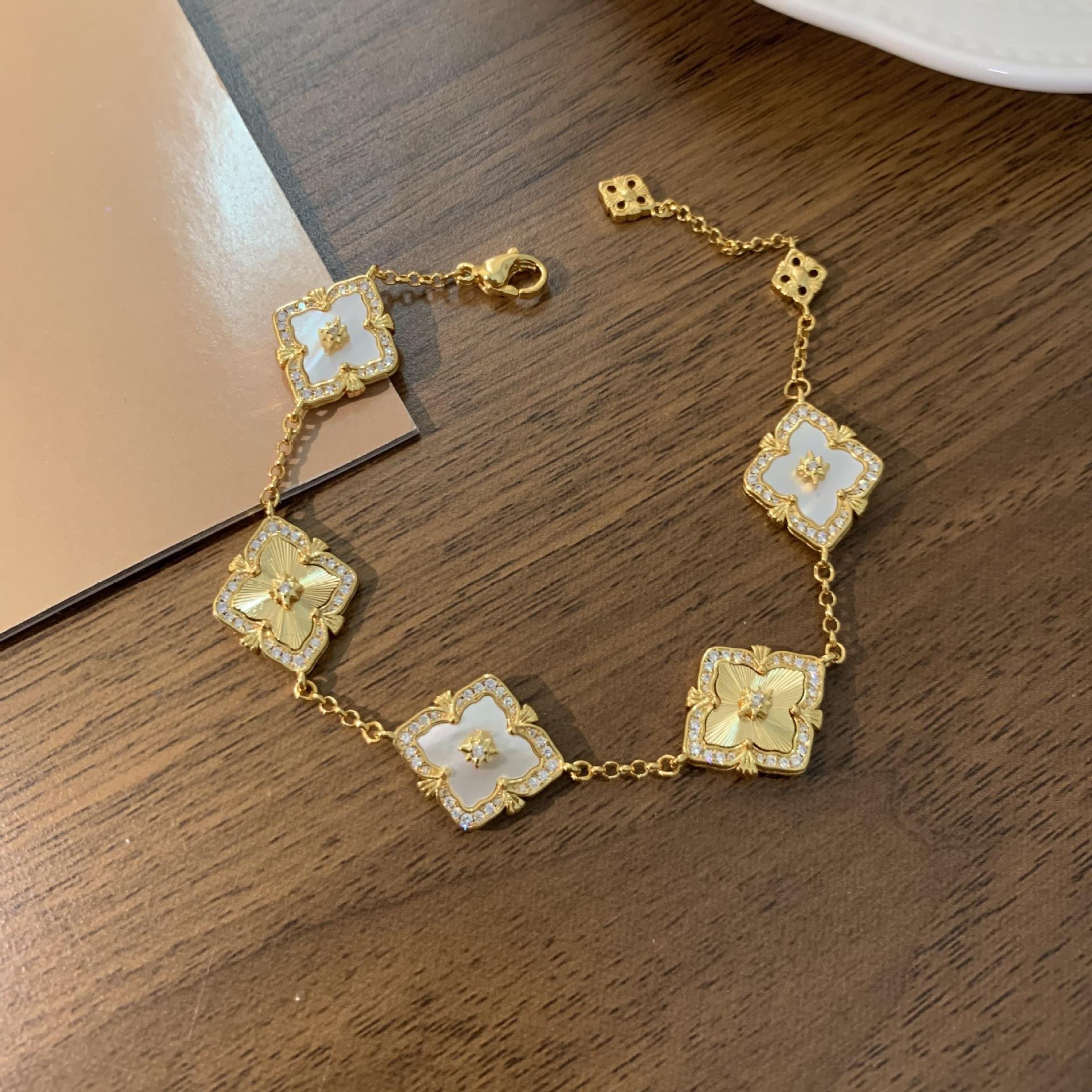 Итальянская ткань Qi Latti Щетка Ремесло Лазер Четырехлистный клевер Браслет Женский Дворцовый стиль Натуральный Браслет из рябчика