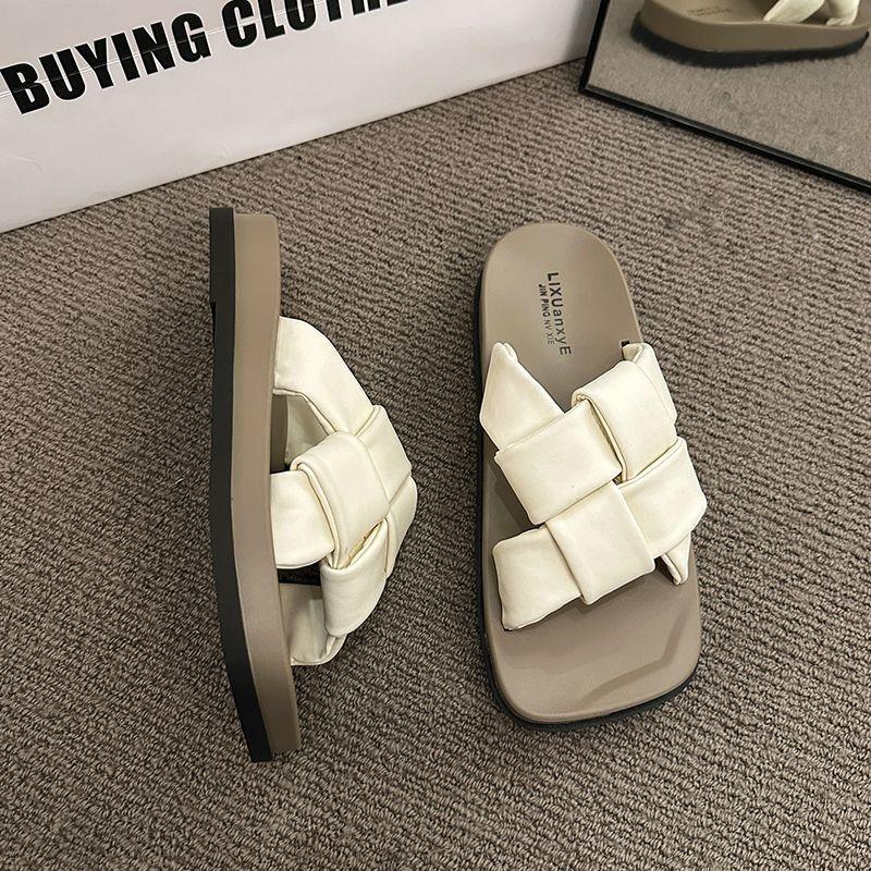 Fashion trend wear-resistant and comfortable one-word slippers new summer wear home versatile lightweight flat slippers