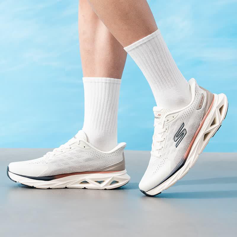 Skechers Men s GO 7/24 Running Shoes 221040-NAT 7.5