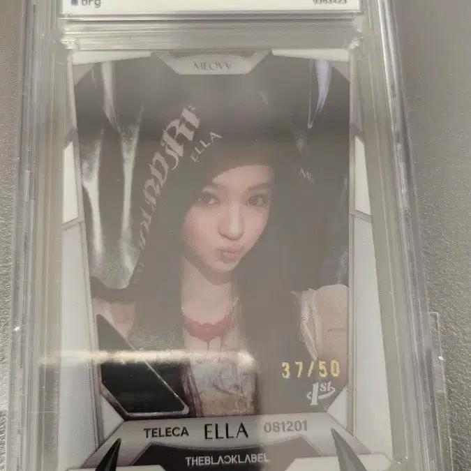 Selling MEOVV Teleca Ella Relic Grade Cards.