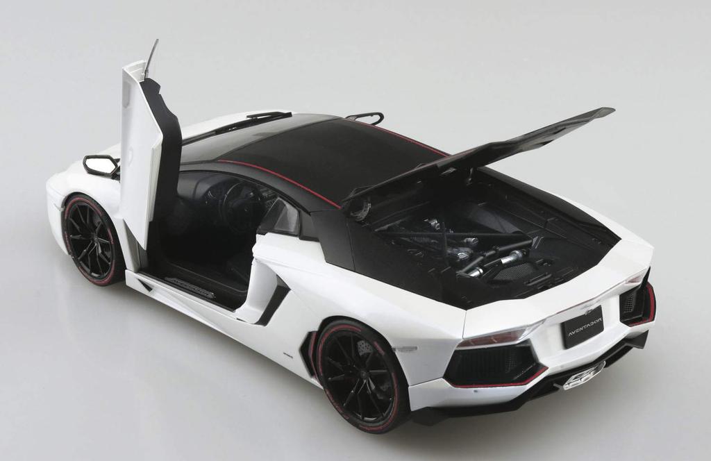 Aoshima Bunka Kyozaisha The Supercar Series 2014 Lamborghini Aventador Pirelli Edition Plastic Model 1/24 No.12