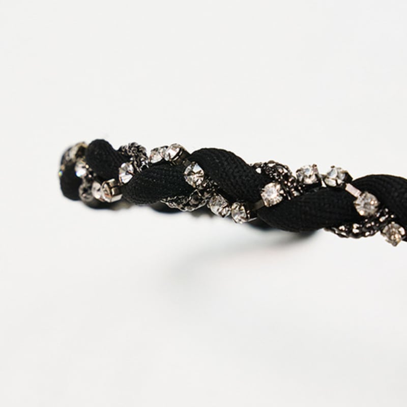 SORRY TOO MUCH LOVE Twist Jewel Hairband_Black