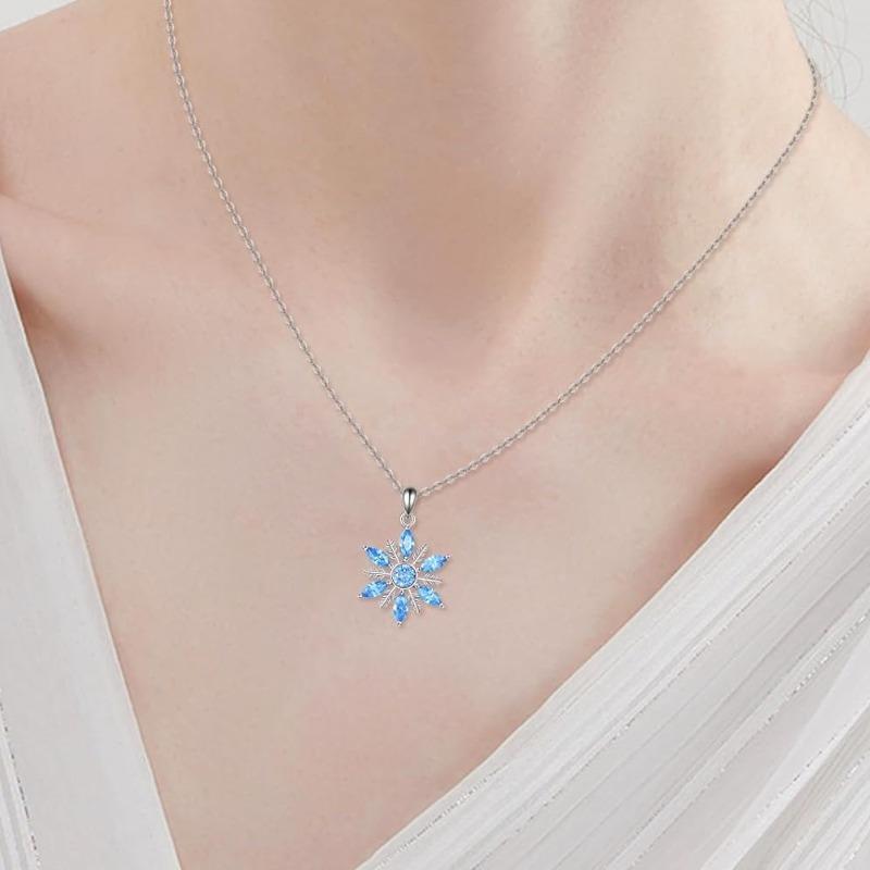 Creative Shiny Snowflake Pendant Necklace, Exquisite Pendant Necklace For Men