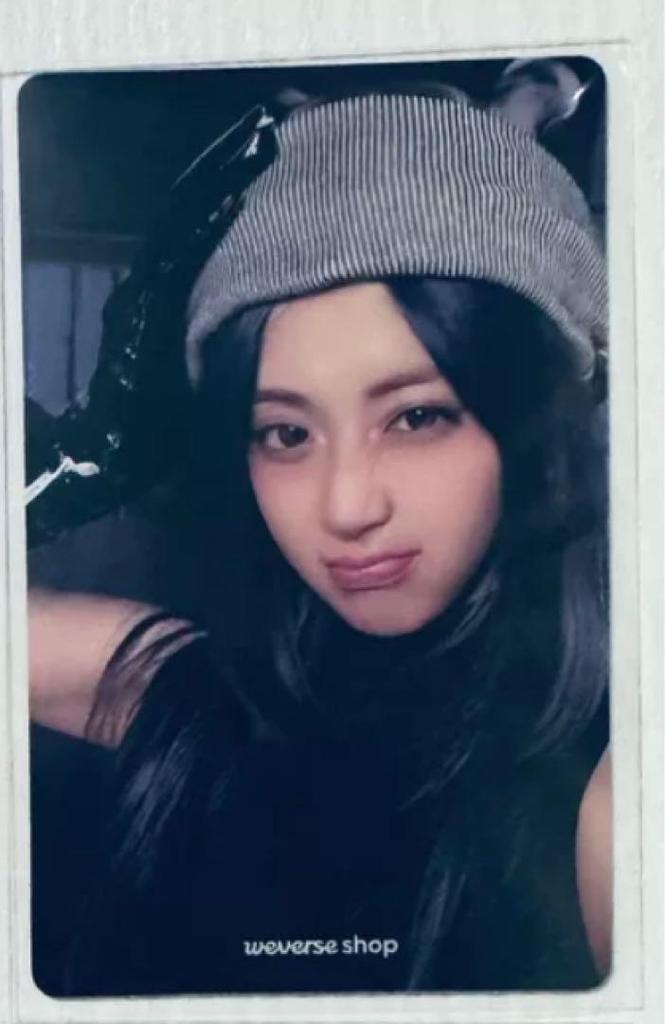[USED] le sserafim Yunjin Weverse double-sided trading card