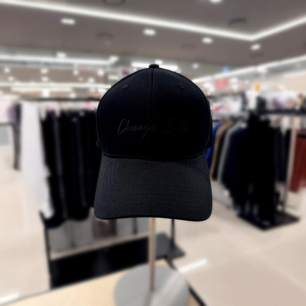 [NBA] Unisex CHI Cursive Overcap Hard Comfort Ball Cap Hat N255AP446P