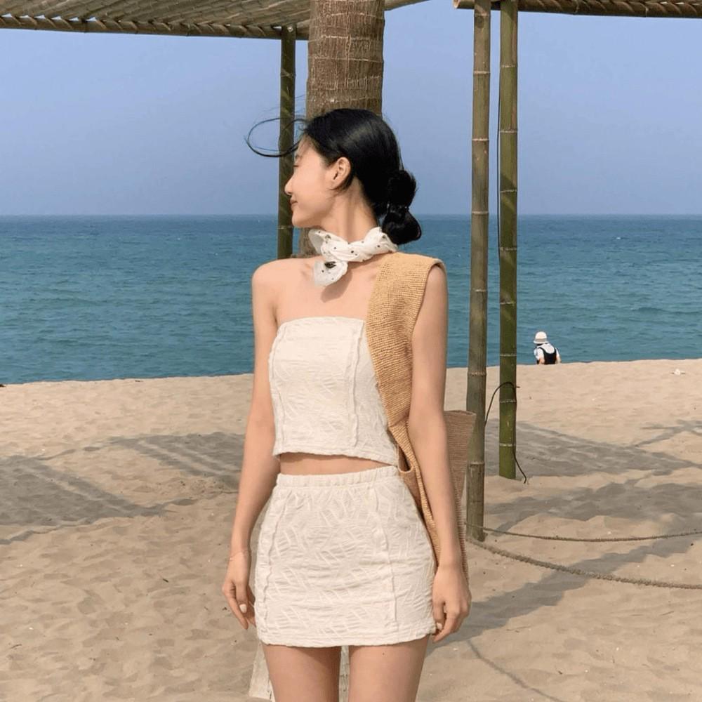 

2025 European & American Women s Sexy Three-Piece Skirted Bikini Set Medium белый