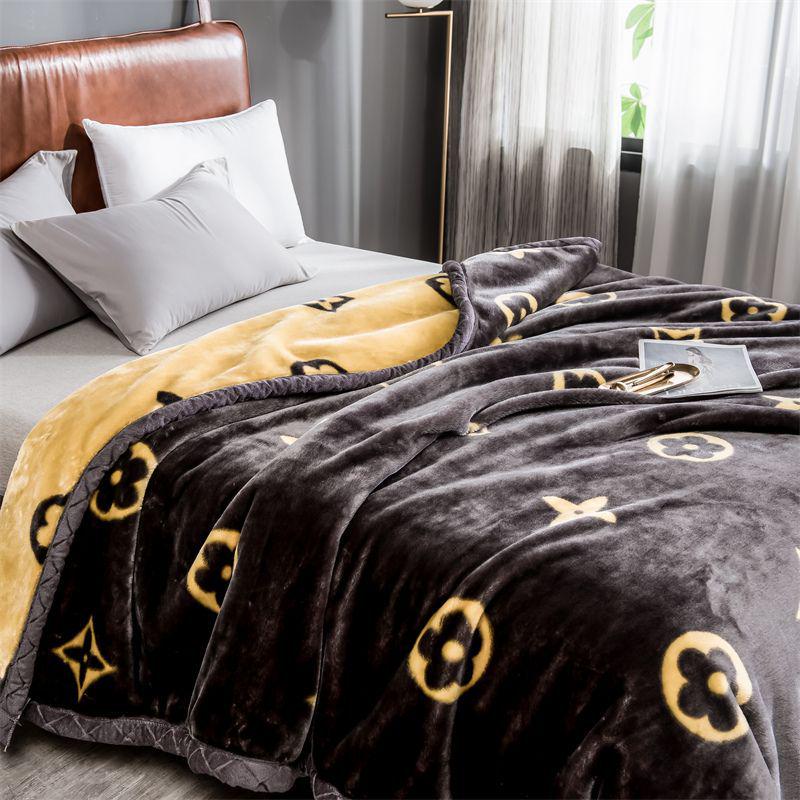 G5Z Thickened Raschel & Coral Flannel Winter Blanket for Dorms & Bedrooms