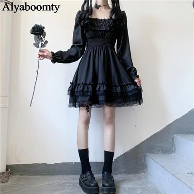 Abito da donna stile Lolita giapponese principessa mini abito nero con scollo a barchetta vita alta punk gotico abito di Halloween manica a sbuffo pizzo volant abito da festa cosplay