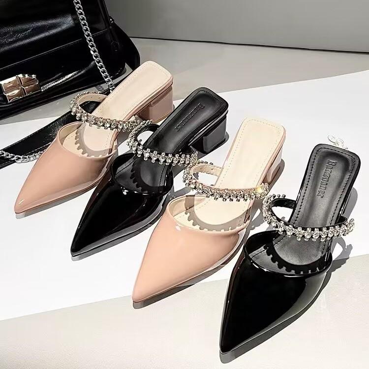 Fashion French High-end Half-slipper 2025 New Style, Fashionable and Elegant, Pointed-toe Rhinestone Flip-flops for Outdoor Wear