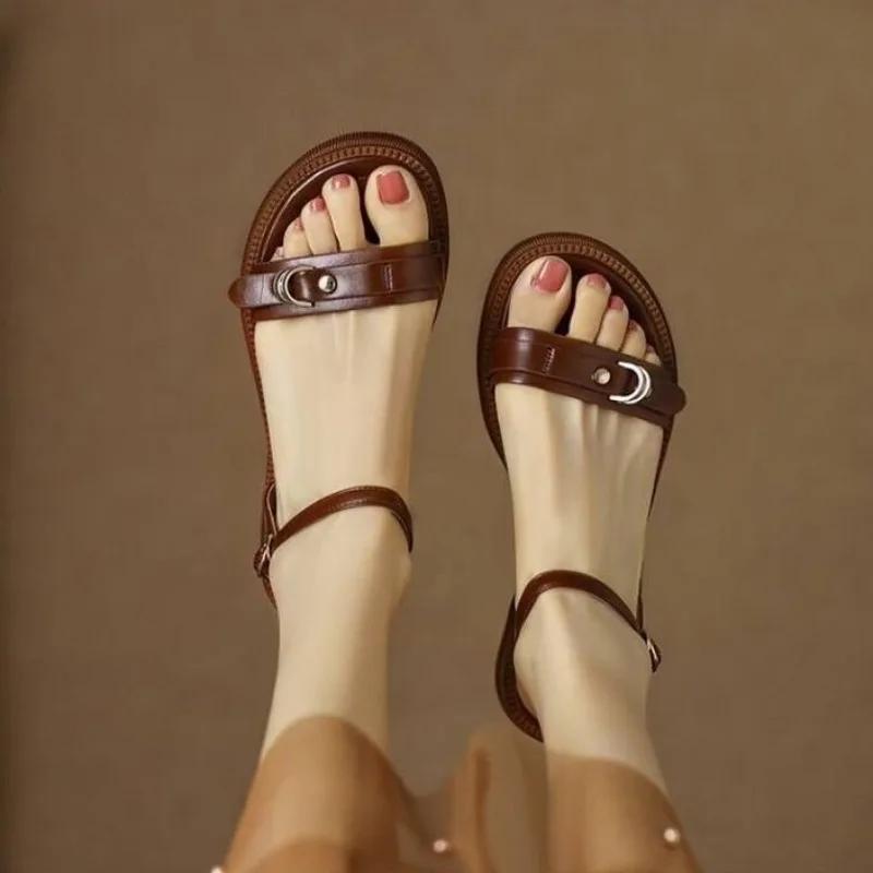 Fashion Designer New Summer Women Sandals Luxury Narrow Leather Strap One Word Buckle Strap Flat Sandals Wide Heel Platform Casual Shoes