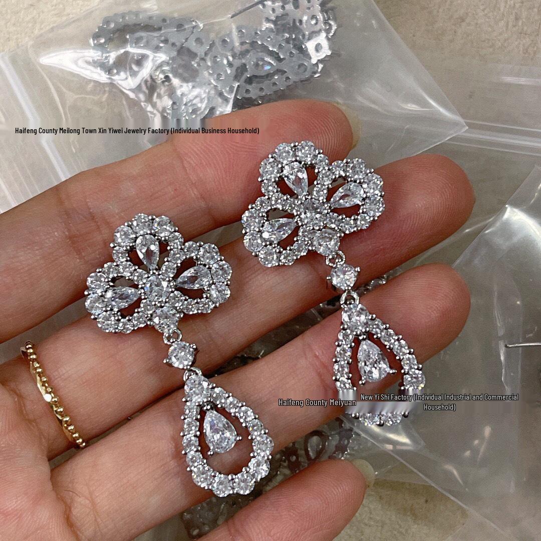 Elegant Teardrop Tassel Stud Earrings with Diamond and Clover Design