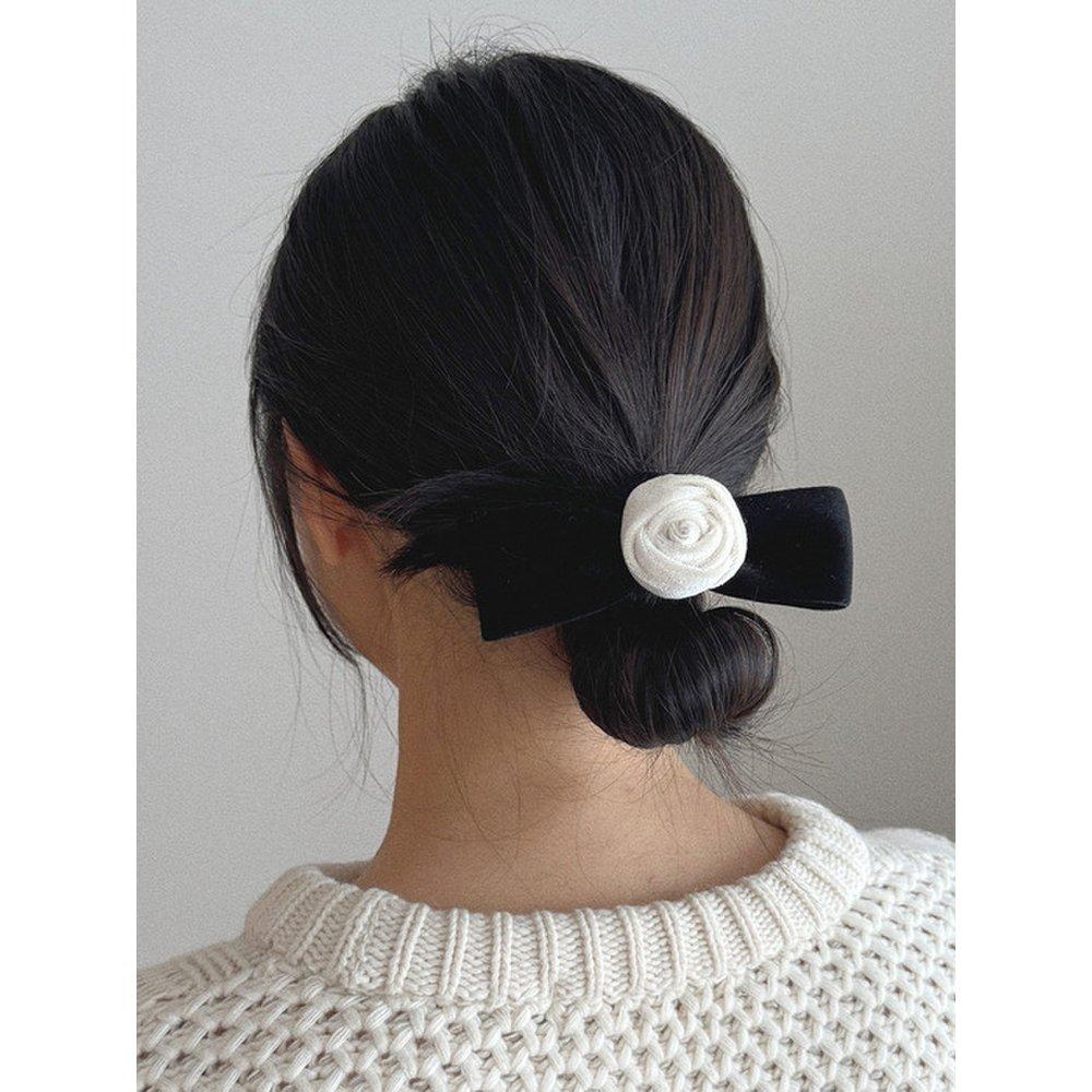 Rose Velvet Ribbon Scrunchie [Black]