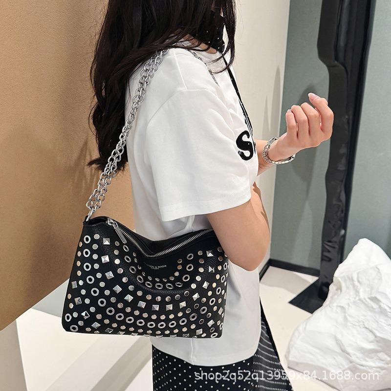 New Underarm Bag Fashion Commuter Retro Women's Bag Versatile Rivet Handbag One Shoulder Crossbody Bag Bag Women