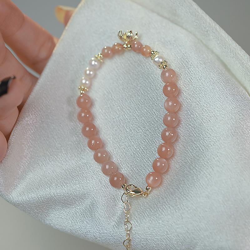 New Flower Pearl Minimalist Style Bracelet Niche Design Women s Jewelry gold Vintage Bracelet Sunstone Pearl Bracelet